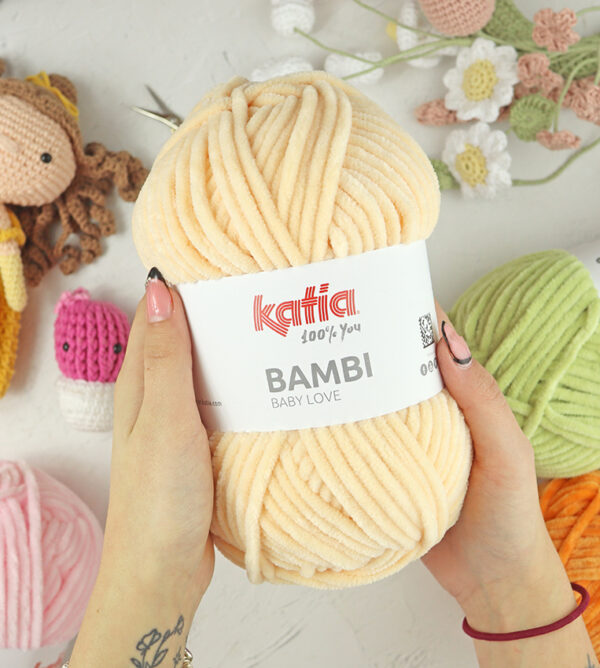 Ovillo Bambi Crema de Katia