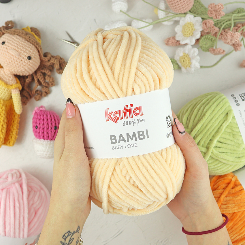 Ovillo Bambi Crema de Katia
