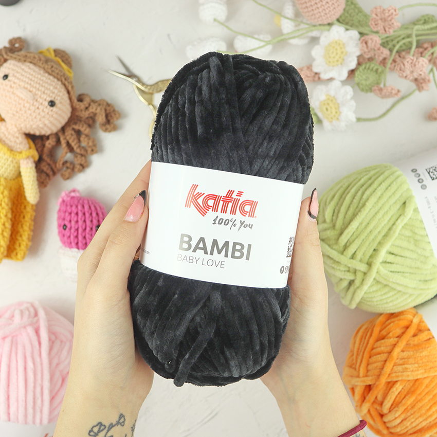 Ovillo Bambi Negro de Katia