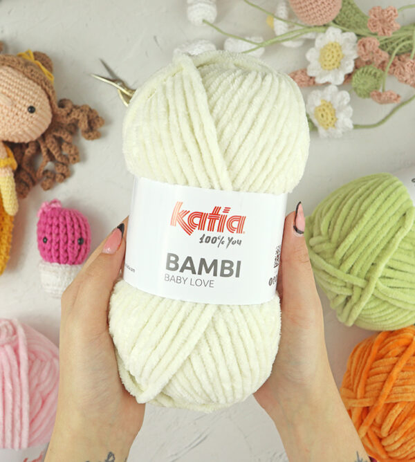 Ovillo Bambi Crudo de Katia