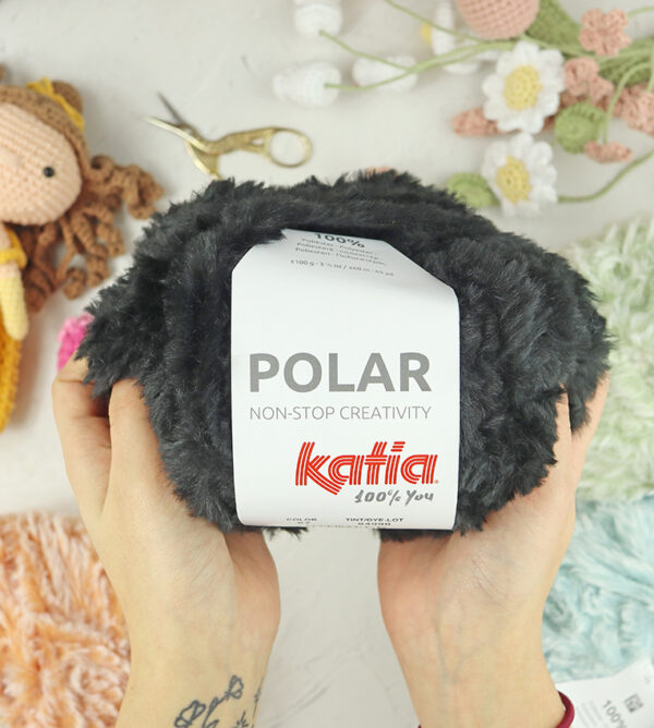 Ovillo Polar Negro de Katia