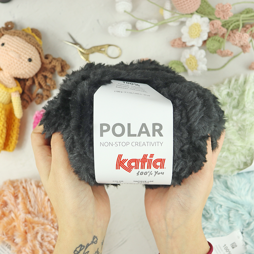 Ovillo Polar Negro de Katia