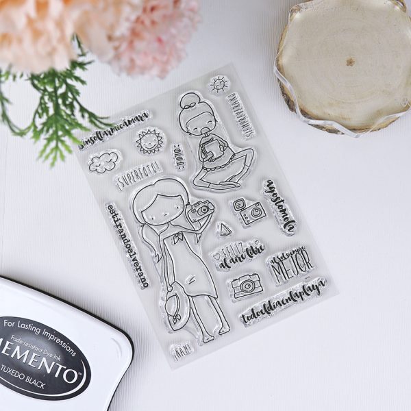 Set de sellos para scrapbooking Agosto mola. Frases e ilustraciones de Alúa Cid