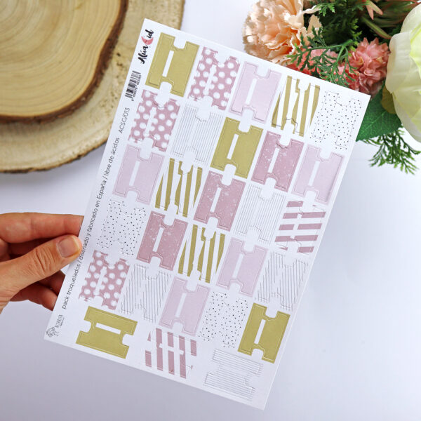Hoja de die cuts con forma de tabuladores Mi día a día. Para scrapbooking. Diseño de Alúa Cid