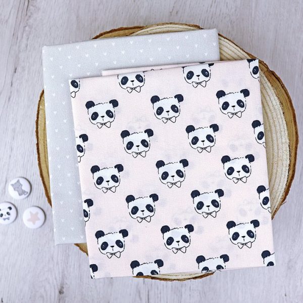 Telas panda salmón/corazones, diseñadas por Alúa Cid