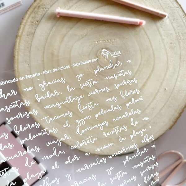 Papel acetato texto Rita, para proyectos de scrapbooking. Diseñado por Alúa Cid