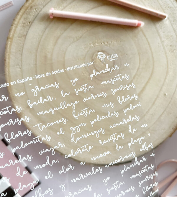 Papel acetato texto Rita, para proyectos de scrapbooking. Diseñado por Alúa Cid