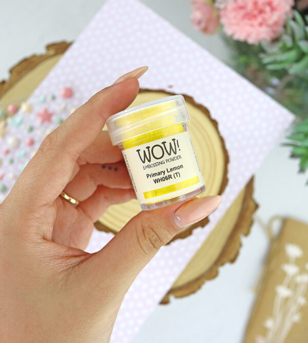 Polvos de emboss Primary lemon, de WOW!
