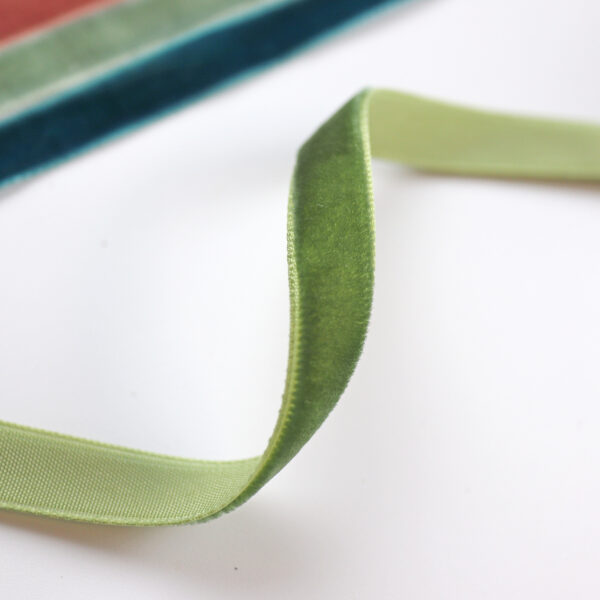Lazo terciopelo verde por metro. Para scrapbooking y costura creativa