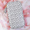 Estuche blanco dálmata, en ecopiel. Diseño de Alúa Cid