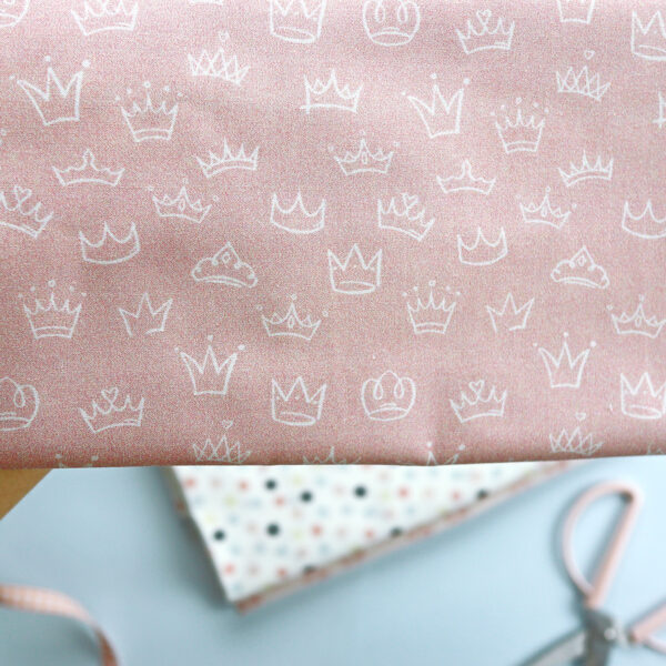 Tela de algodón Princesas. Diseño de Alúa Cid