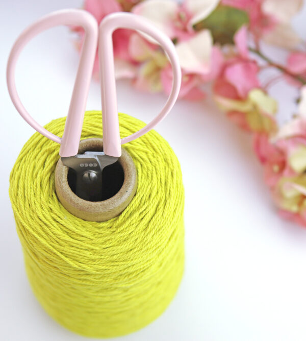 Cordón Baker twine Sunny, de color amarillo. Para scrapbooking y manualidades