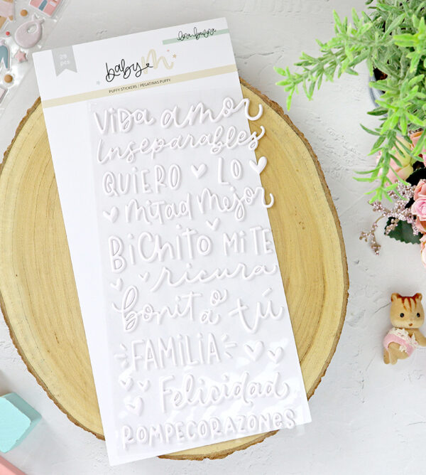 Puffys Lettering de Baby M de Lora Bailora
