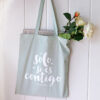 Bolsa algodón tote bag Solo si es contigo. En color verde menta, con frase serigrafiada en blanco