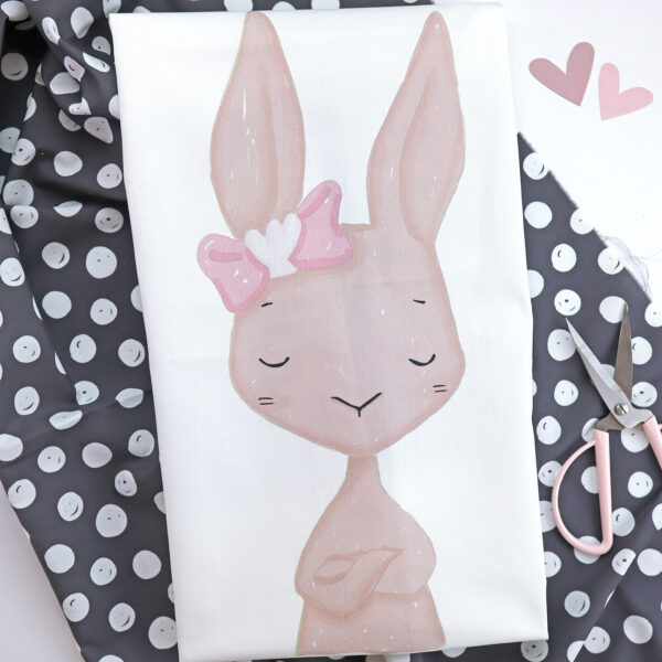 Panel de tela Carrotcake. Pieza de 50x46 cm 100% algodón orgánico. Diseño de la ilustradora Alúa Cid