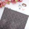 Papel laminado Corazones para scrapbooking. Lleva una película mate que lo protege del sol y las manchas. Diseño de Alúa Cid