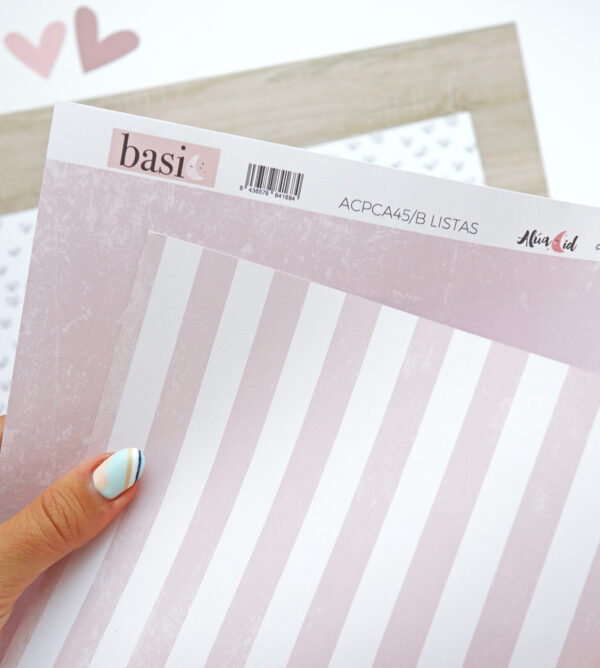 Papel para scrapbooking Listas, de 32x45 cm. Diseño de Alúa Cid