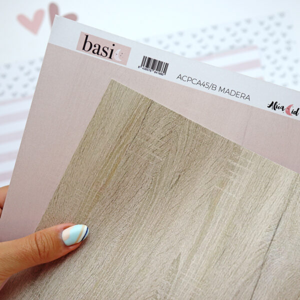 Papel para scrapbooking Madera, de 32x45 cm. Diseño de Alúa Cid