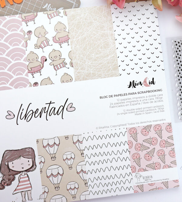Bloc de 36 papeles Libertad Verano para scrapbooking y manualidades creativas. 12x12” y 36 hojas. Diseño de Alúa Cid