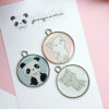 Set de 3 charms metálicos Pequeño Panda - Imagen 3