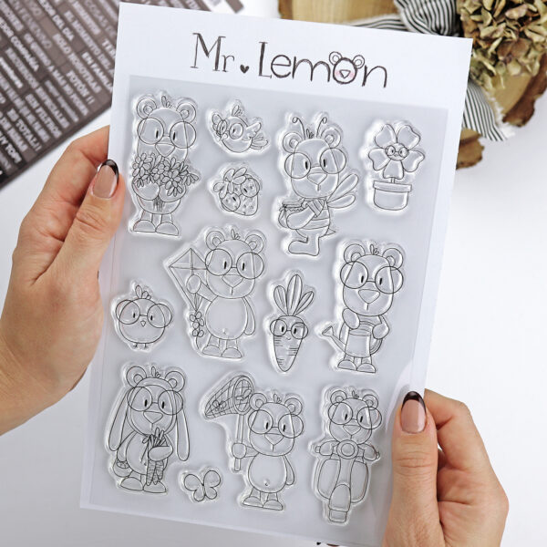 Set de sellos Mr Lemon en Primavera, diseñados por Andrea la gafotas y preparados por Alúa Cid. Para manualidades y scrapbooking