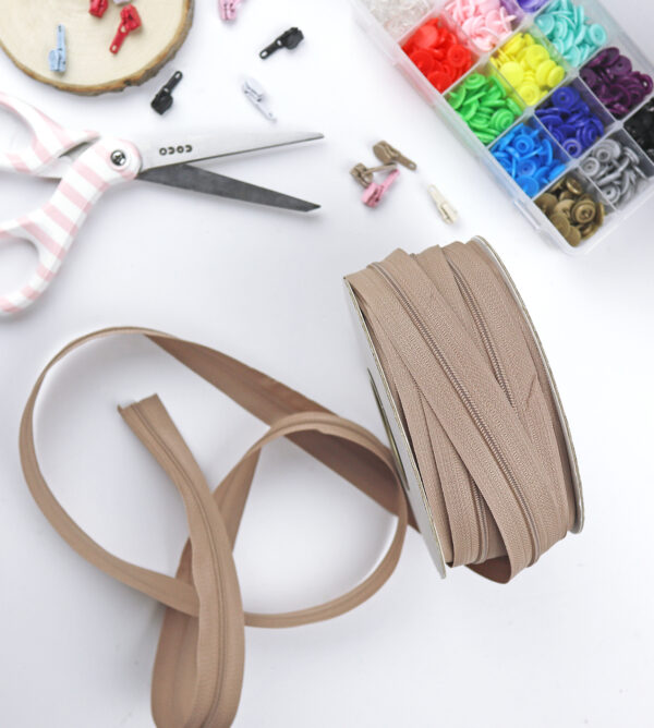 Cremallera de 3 Clásica continua Beige