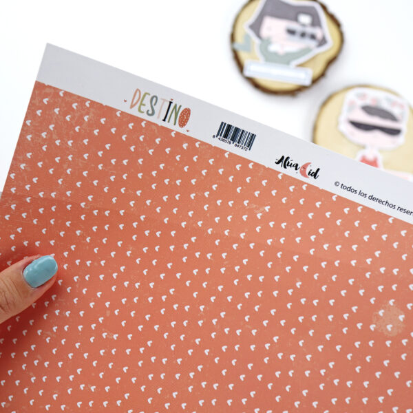 Papel laminado Destino, de la colección de scrapbooking Destino. Diseño de la ilustradora Alúa Cid