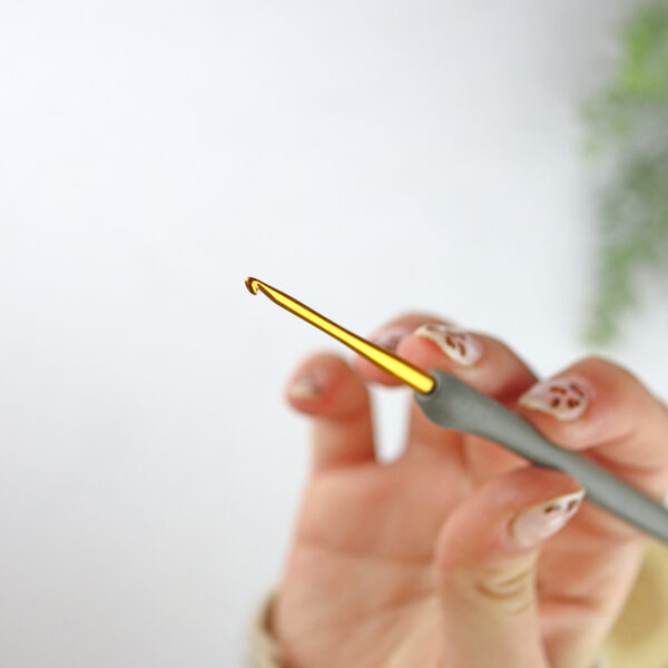 Ganchillo Gold 2.00 mm, de Tulip - Imagen 3