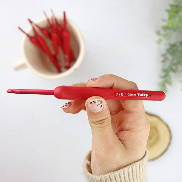 Ganchillo Rojo 4.00 mm, de Tulip