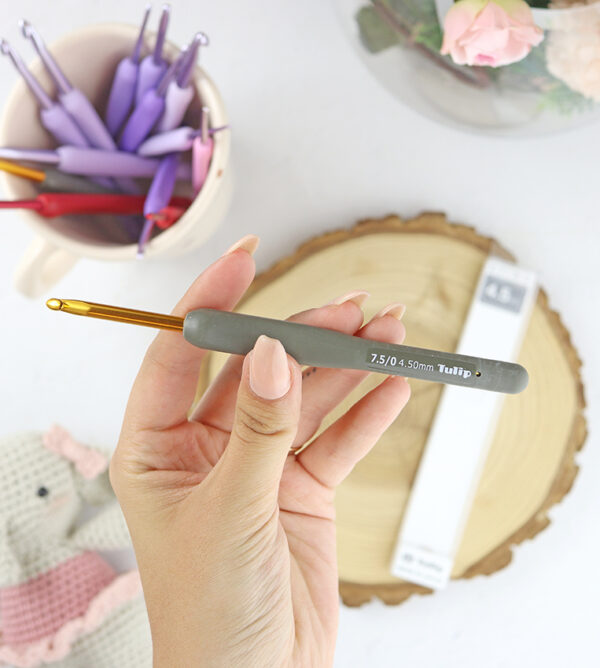 Ganchillo Gold 4.50 mm, de Tulip