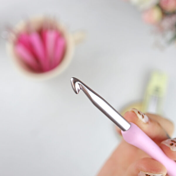 Ganchillo Rosa 6.00 mm, de Tulip - Imagen 3
