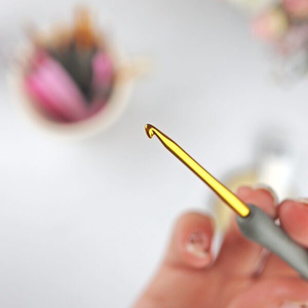 Ganchillo Gold 2.50 mm, de Tulip - Imagen 4