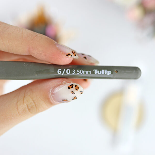 Ganchillo Gold 3.50 mm, de Tulip - Imagen 3