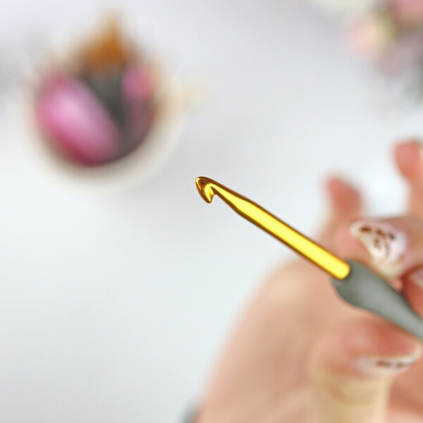 Ganchillo Gold 3.50 mm, de Tulip - Imagen 4