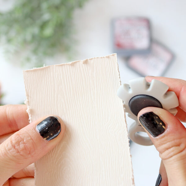 Envejecedor de papel de Tim Holtz - Imagen 4