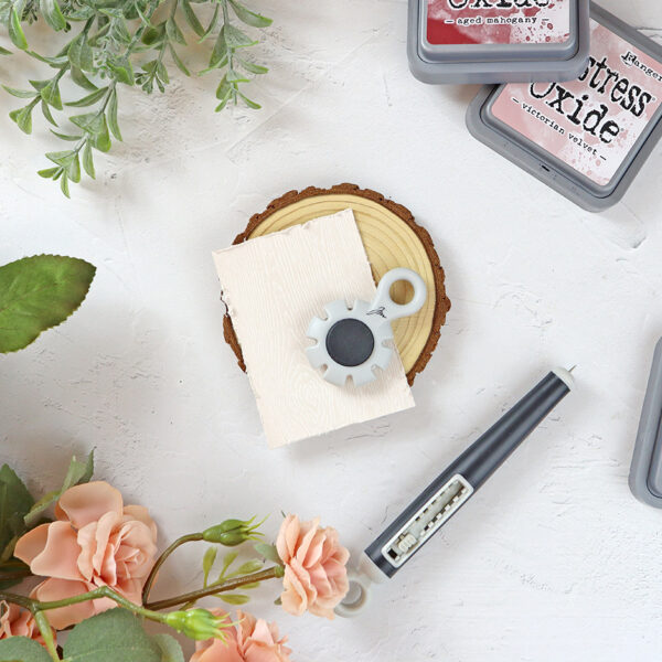 Envejecedor de papel de Tim Holtz - Imagen 5