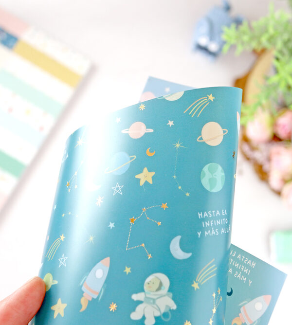Acetato con foil Little M, de Lora Bailora