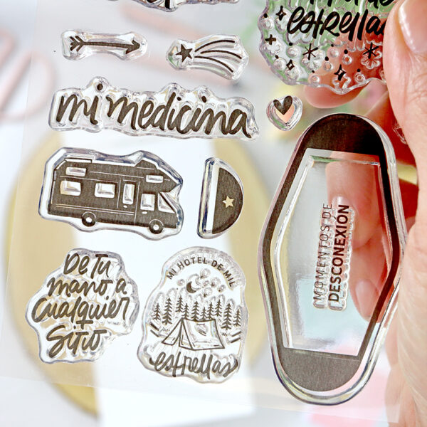 Set de sellos Happy Camper, de Lora Bailora - Imagen 5
