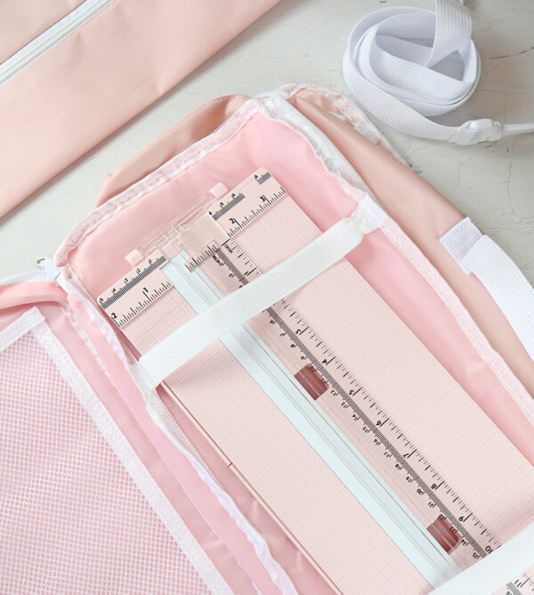Bolsa rosa de EK Tools para organización