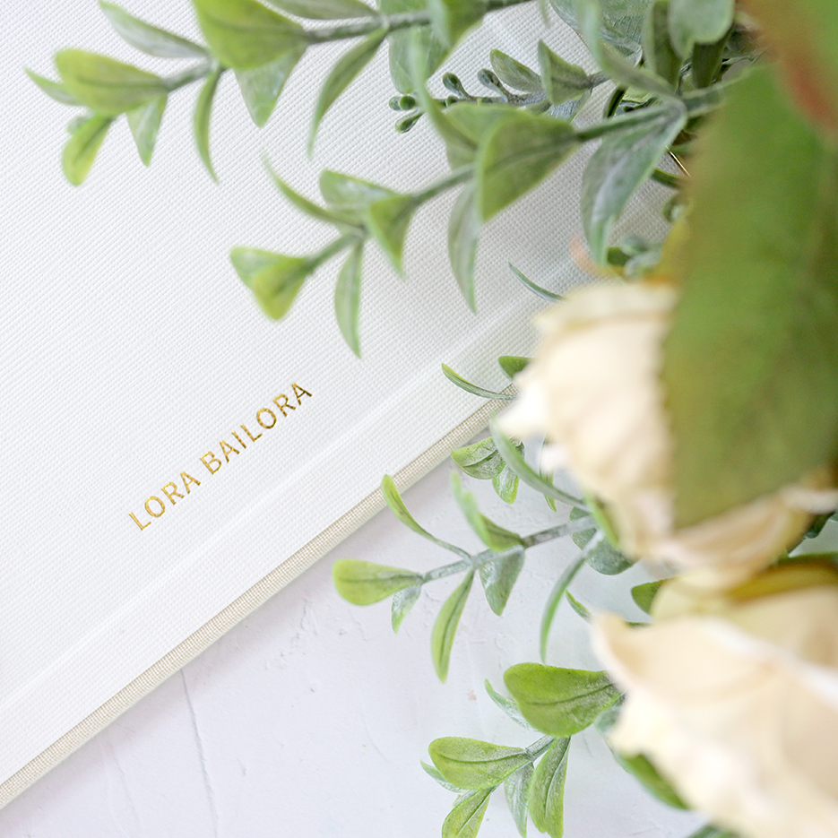 Carpeta 6x8" Hello Baby Beige de Lora Bailora - Imagen 3