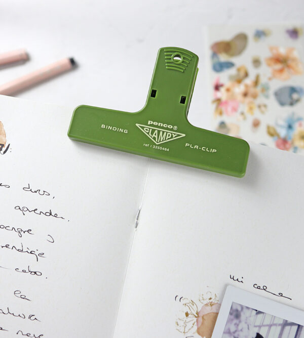 Clip Plástico Verde de Penco
