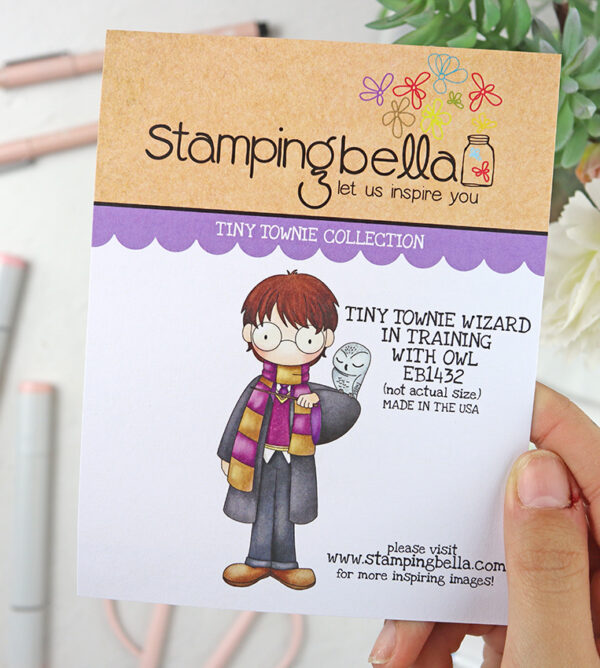 Sello Tiny Townie Wizard in Training with Owl de Stamping Bella