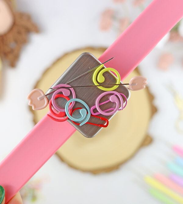 Pulsera magnética Rosa de CocoKnits