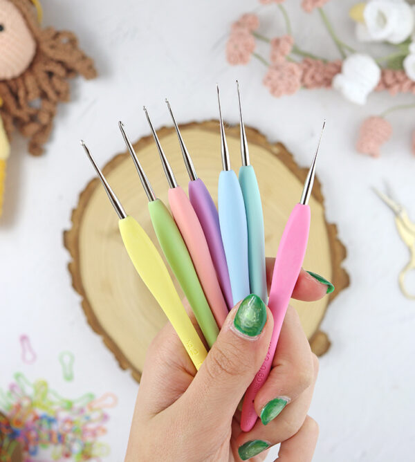 Set de ganchillos Amour Steel de Clover