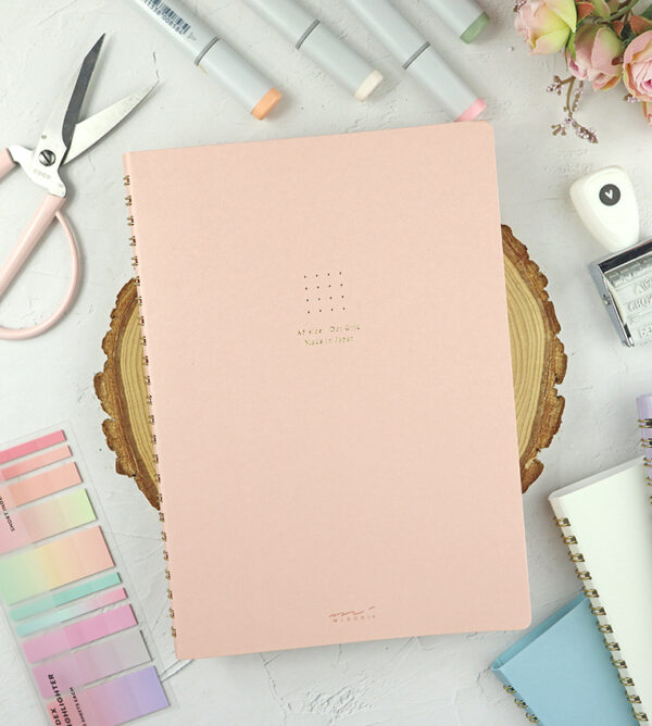 Cuaderno A5 punteado Rosa de Midori