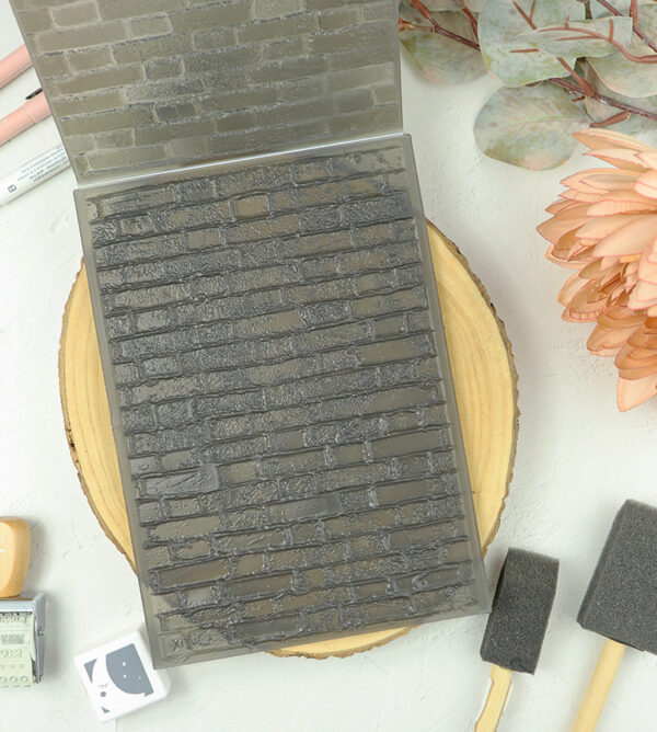 Carpeta de emboss Ladrillos de Tim Holtz