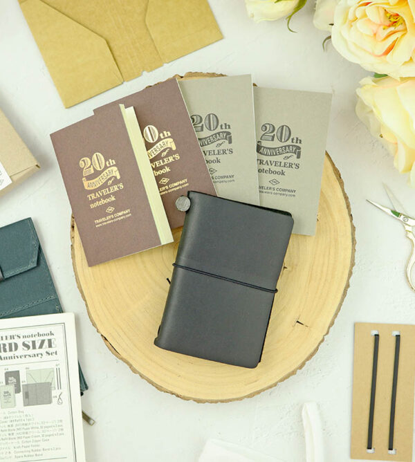 Set 20 aniversario Traveler's Notebook Card size Negro