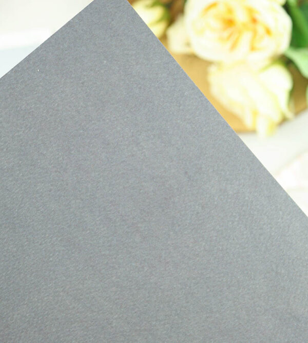 Papel con textura piel Antracita de Alúa Cid