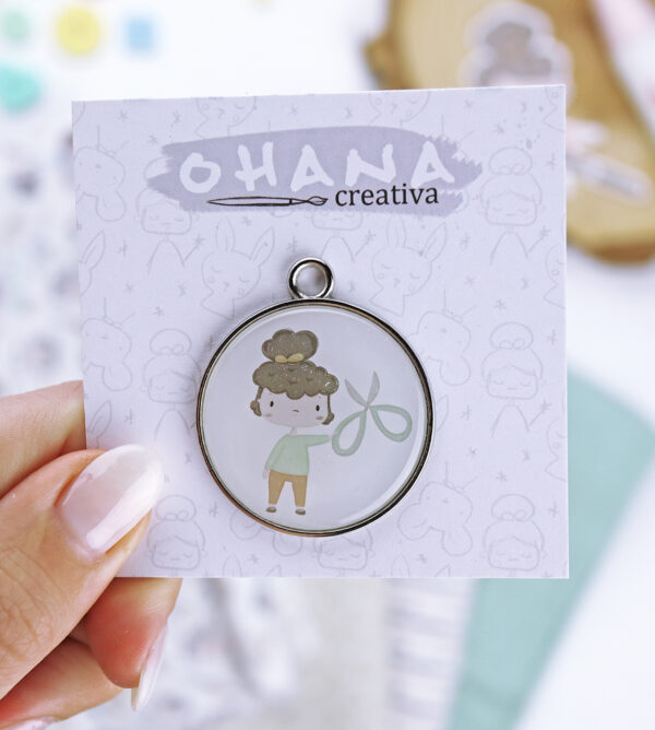 Charm metálico Rita de Ohana Creativa de Alúa Cid