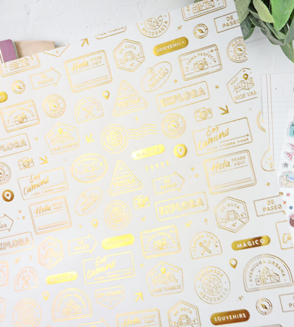 Papel vegetal con foil Compás de Lora Bailora